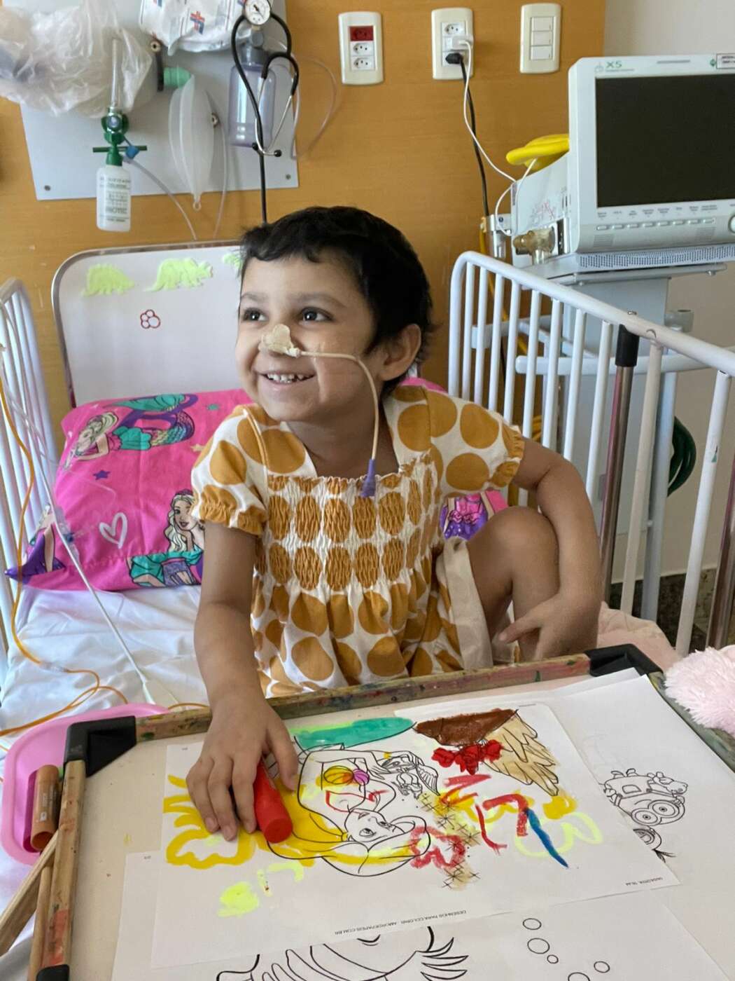 Mãe pede apoio para tratamento de câncer da filha de quatro anos nos Estados Unidos