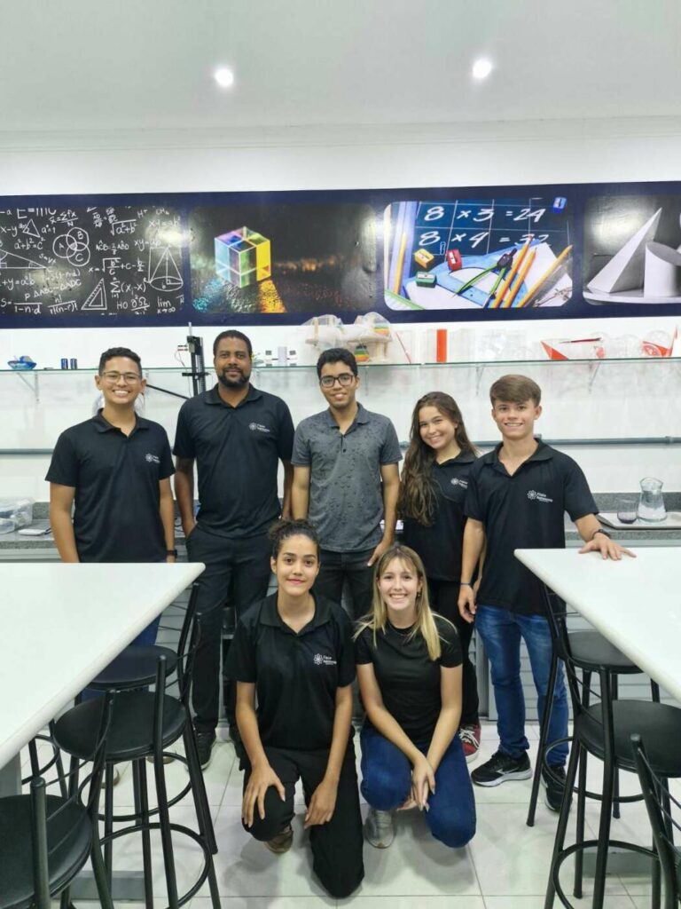 WhatsApp Image 2024 04 26 at 11.28.52 - Escola de Guarapari é reconhecida pela Sociedade Brasileira de Física por incentivar educação científica