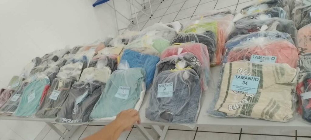 Escola de Guarapari finaliza campanha e entrega centenas de doações para afetados por chuvas em Mimoso do Sul 1 doacoes RB 6