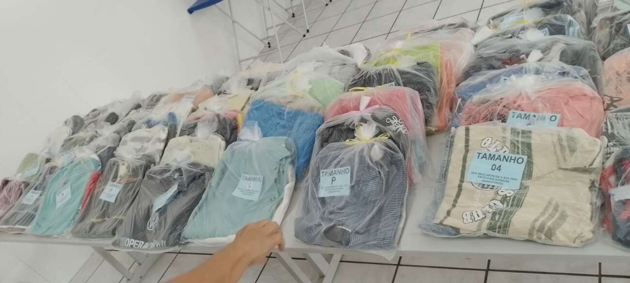 Escola de Guarapari finaliza campanha e entrega centenas de doações para afetados por chuvas em Mimoso do Sul