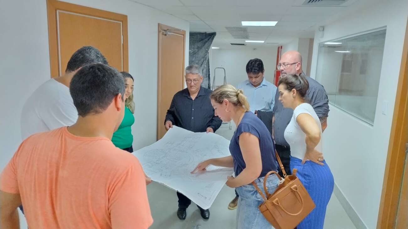 Previsto para ser entregue neste mês, hospital de Guarapari recebe visita do secretário estadual de Saúde