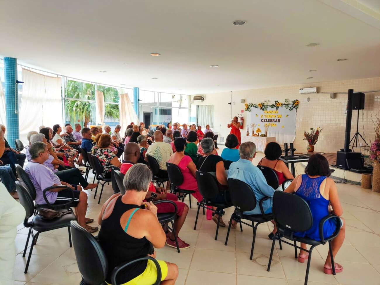Anchieta recebe palestras e ações sobre direitos da pessoa idosa