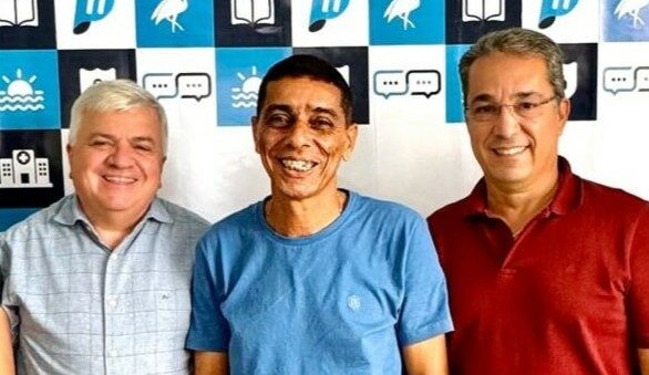 Após retirar pré-candidatura, Ted Conti confirma apoio a Zé Preto em Guarapari
