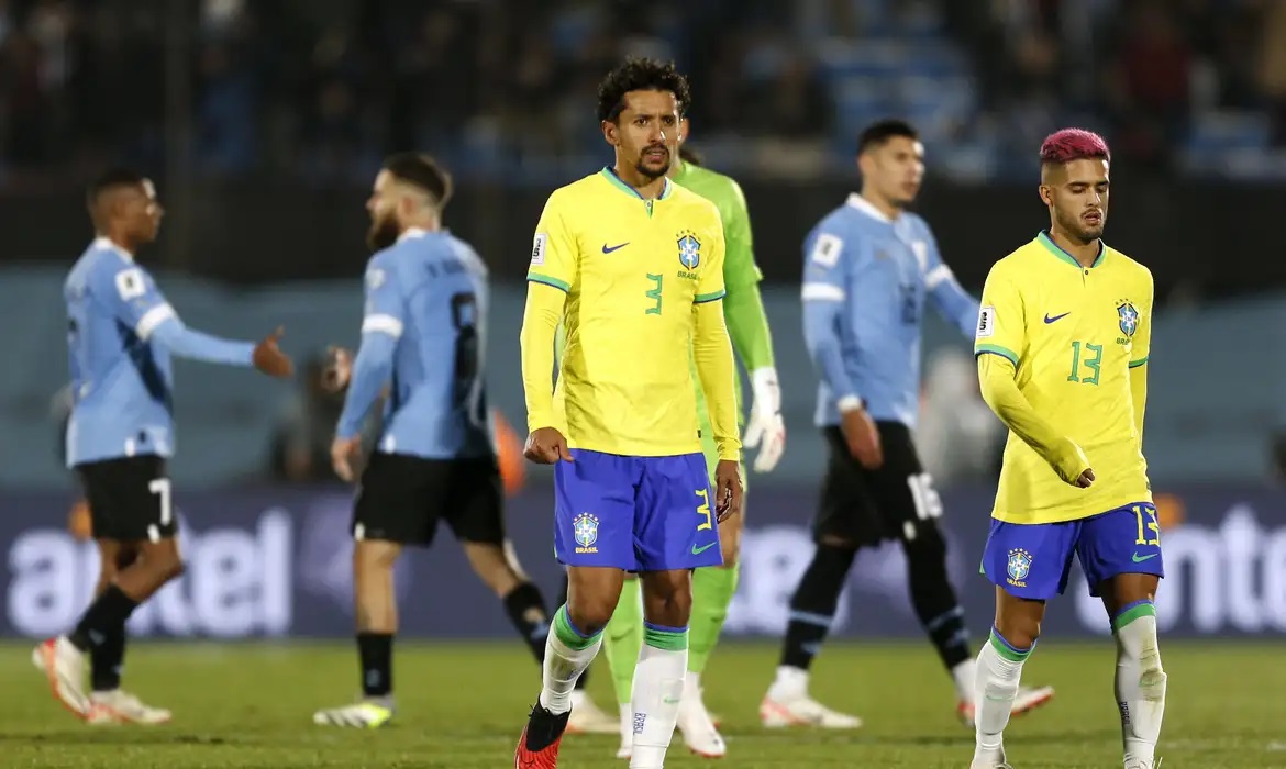 Coluna Dom Antônio: Futebol brasileiro no fundo do poço
