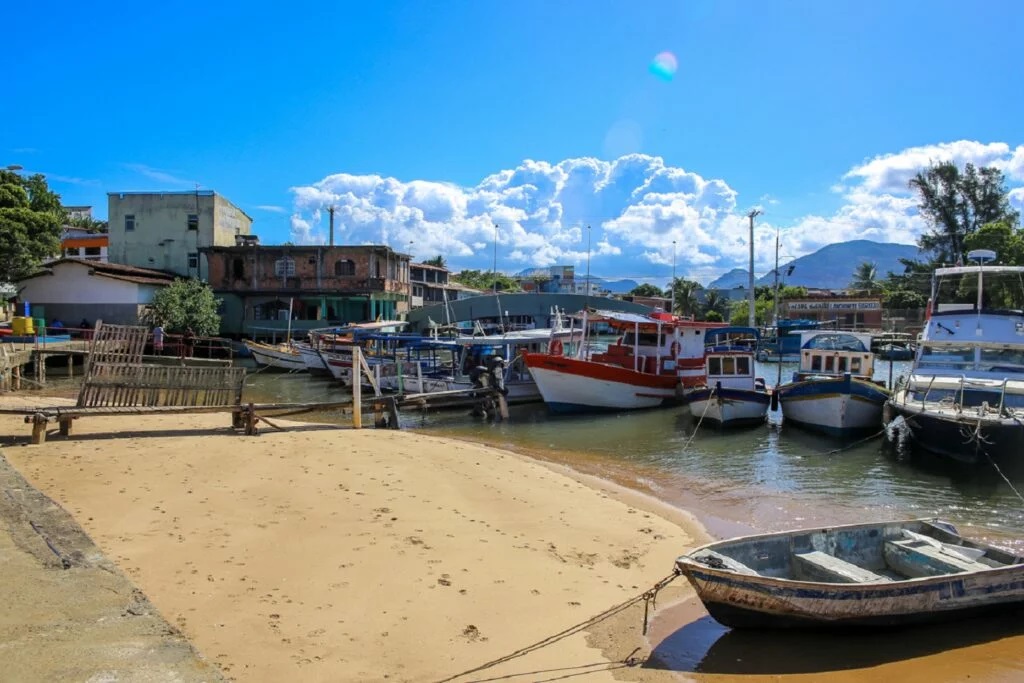Aldeia de Perocão, em Guarapari, recebe projeto cultural com exibição gratuita de filmes