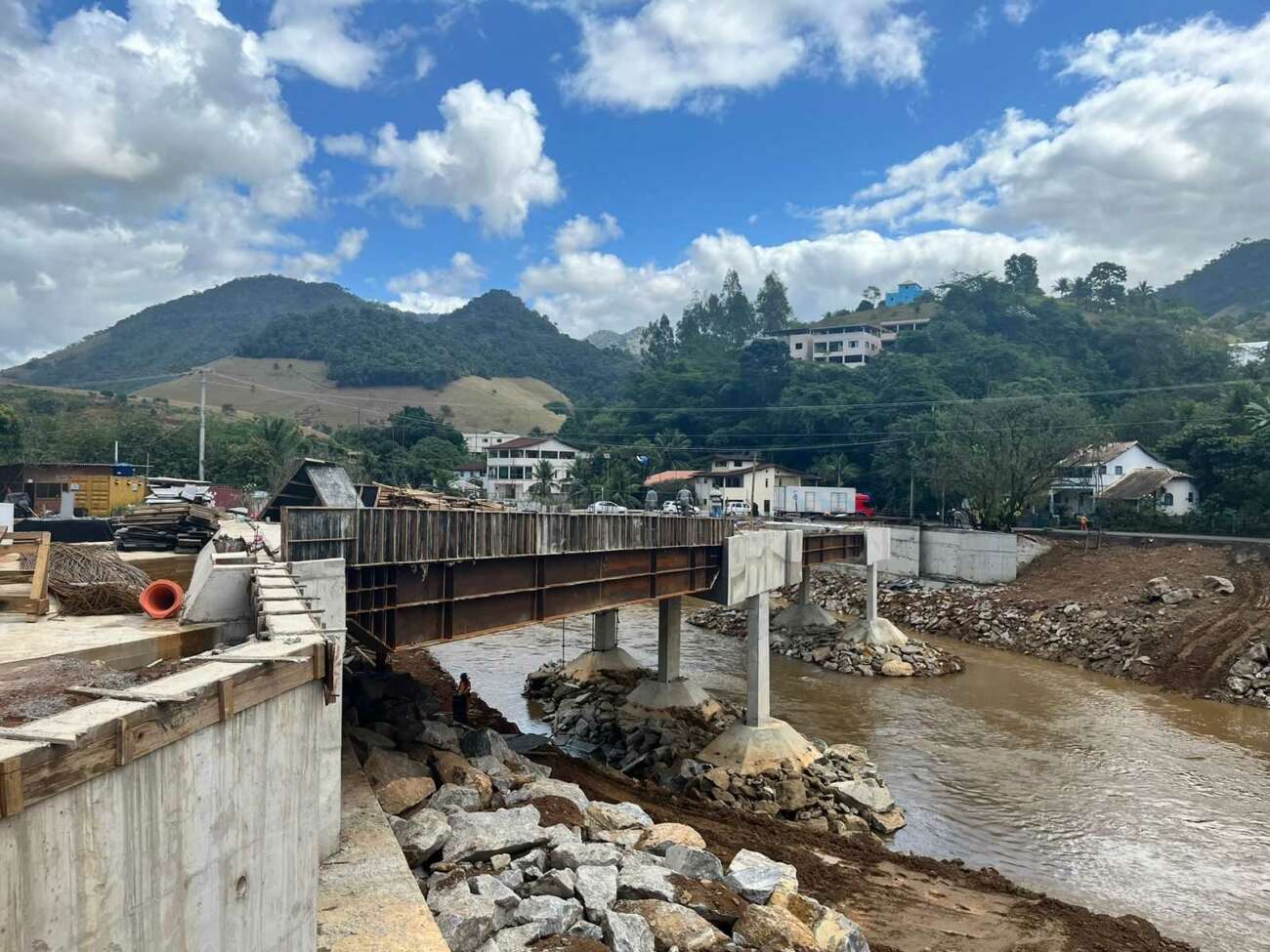 Nova ponte em rodovia que liga Alfredo Chaves a Marechal Floriano será entregue até setembro