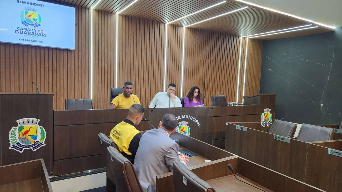 Agente de trânsito que aplicou mais de 8 mil multas presta depoimento na Câmara de Guarapari