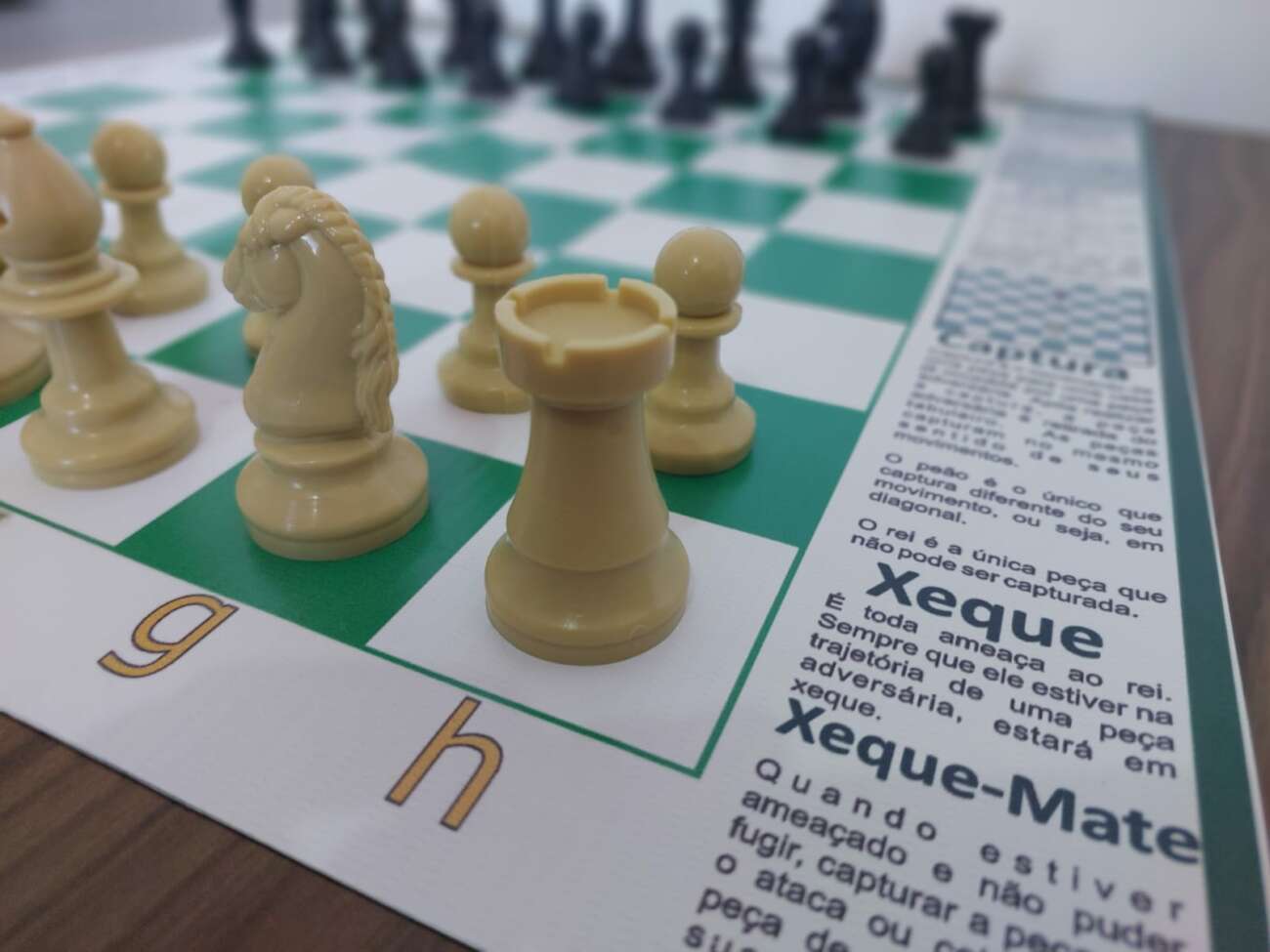 Instrutor de Guarapari cria Tabuleiro Inteligente de Xadrez para facilitar aprendizado do jogo