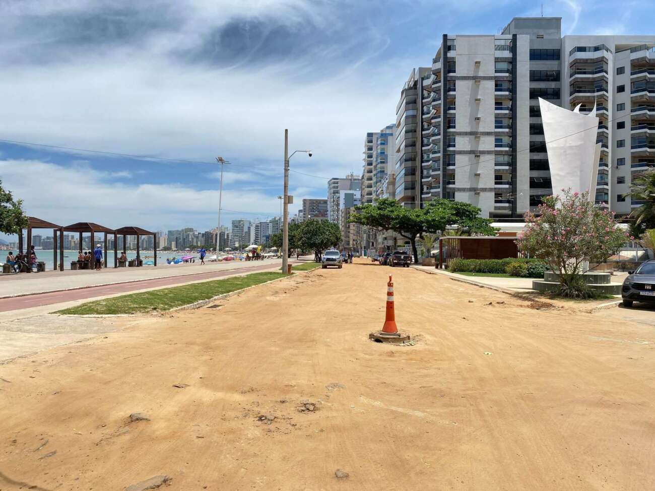 Estacionamento proibido e desvios no trânsito marcam nova fase das obras na Praia do Morro