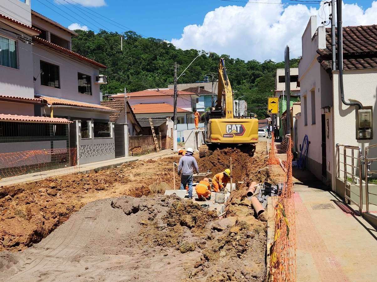 Prefeitura de Alfredo Chaves inicia obras de macrodrenagem para combater alagamentos