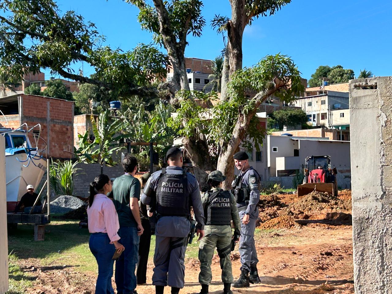 Ministério Público realiza operação para impedir extração e aterro de mangue em Guarapari