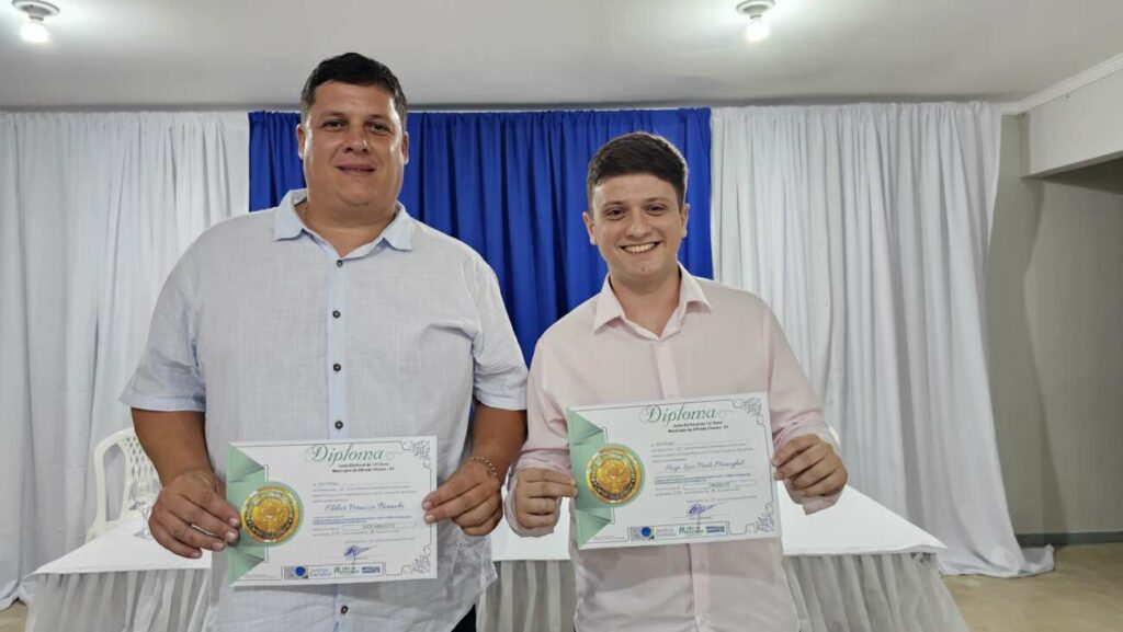 Prefeito eleito de Alfredo Chaves, Hugo Luiz Meneghel, é diplomado em cerimônia oficial 1 Diplomados 2