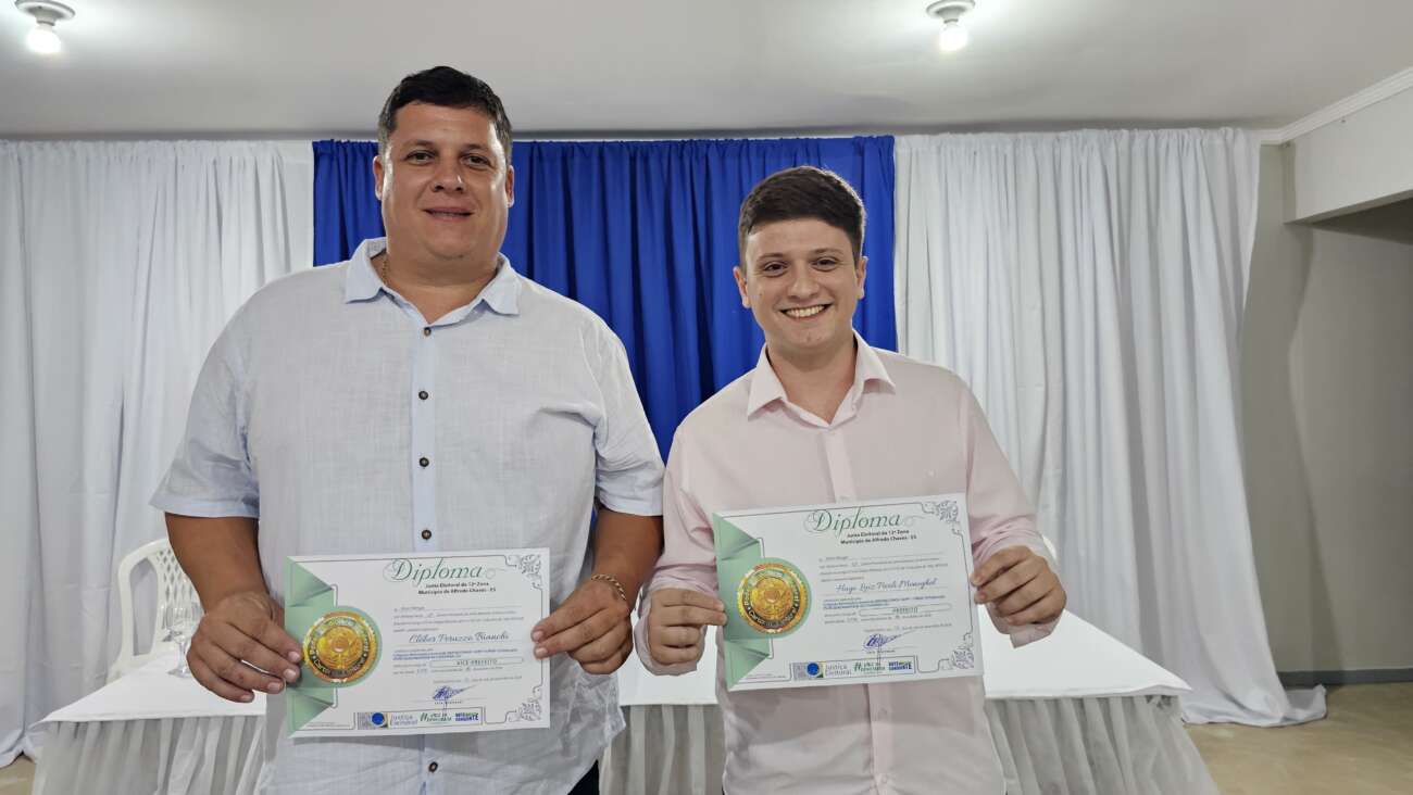 Prefeito eleito de Alfredo Chaves, Hugo Luiz Meneghel, é diplomado em cerimônia oficial