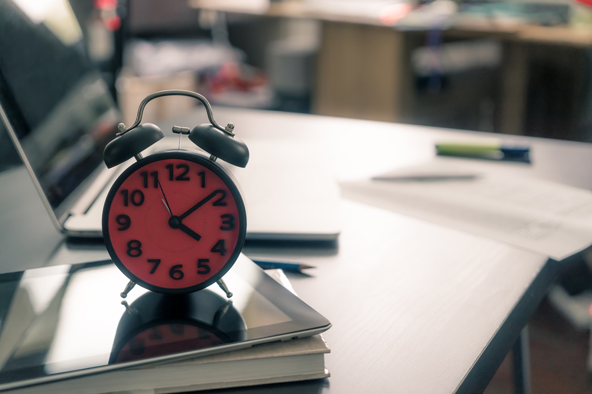 O risco de horas extras no ambiente de trabalho