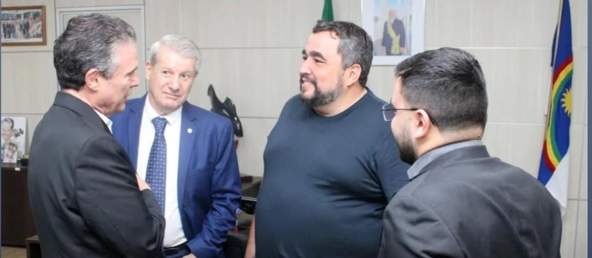 Prefeito eleito de Guarapari intensifica agenda e se reúne com ministros em Brasília