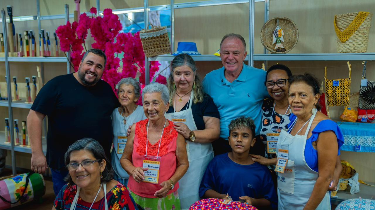 Prefeito de Guarapari e governador Casagrande reforçam apoio ao artesanato local durante visita à Feinartg
