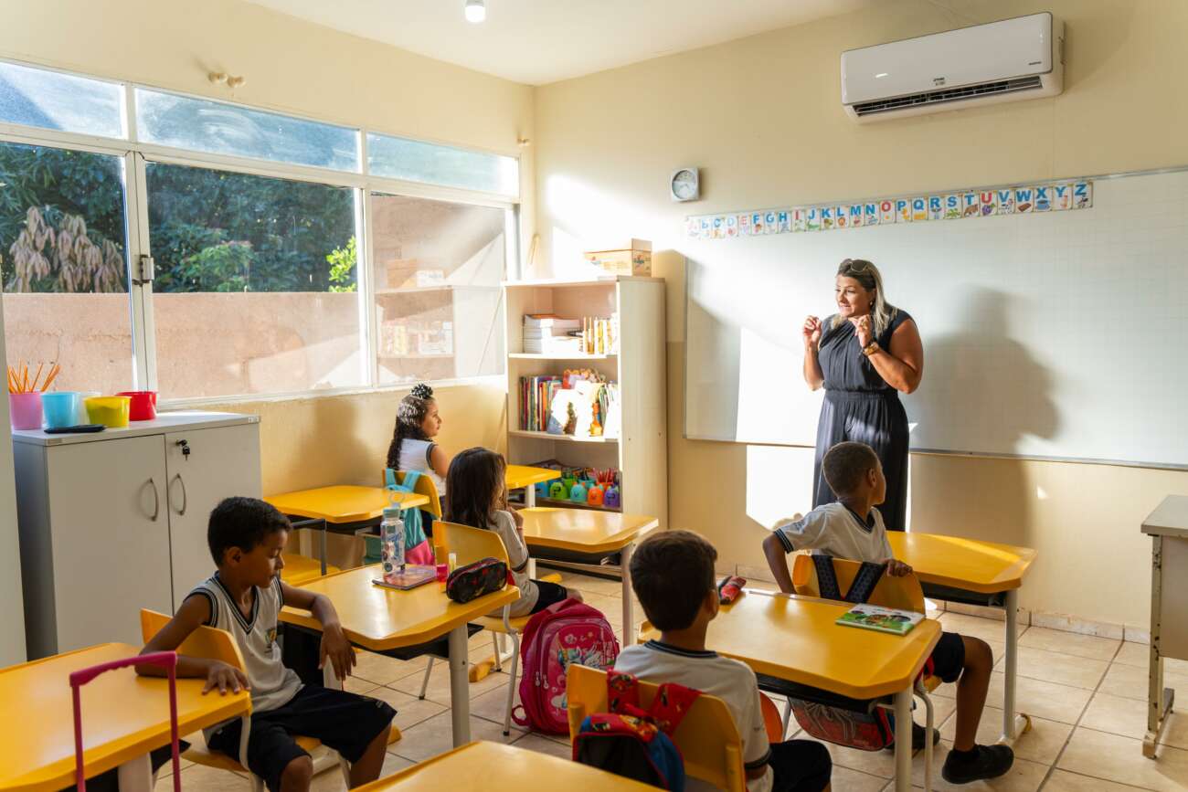 Projeto de climatização das escolas municipais começa por unidade rural em Guarapari