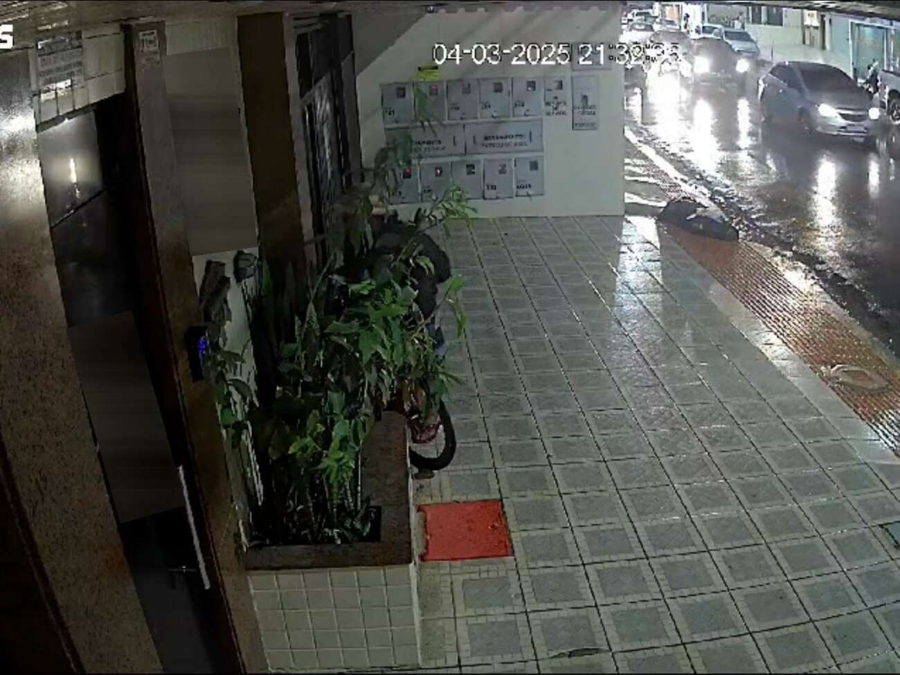 VÍDEO: tentativa de arrombamento é registrada em Guarapari; moradores relatam insegurança