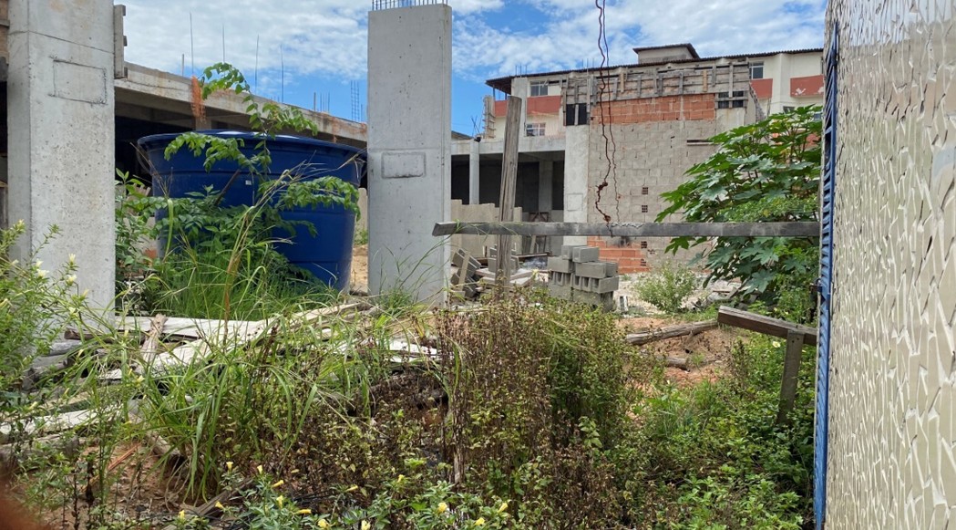 Moradores relatam transtornos após paralisação das obras do Mercado de Peixe em Guarapari