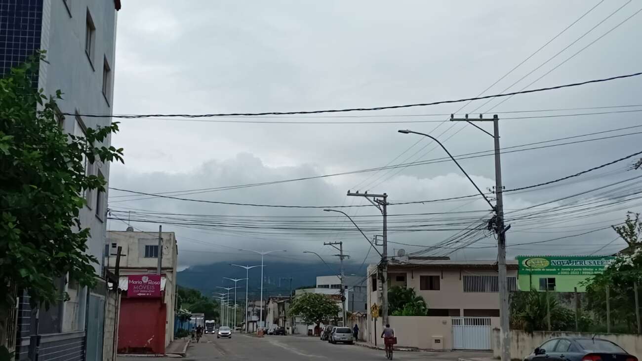 Inmet emite alerta amarelo para chuvas intensas em Guarapari