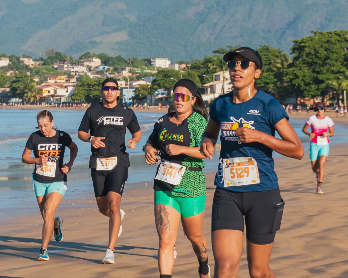 30 praias de Guarapari serão palco de meia maratona que atrai atletas brasileiros e estrangeiros