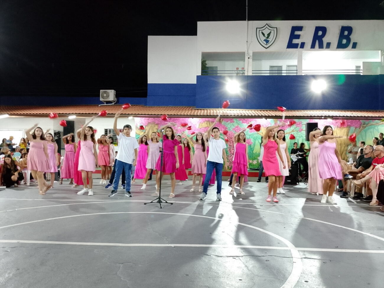 Sarau Cultural: ponto alto da semana em homenagem às mães da Escola Rui Barbosa