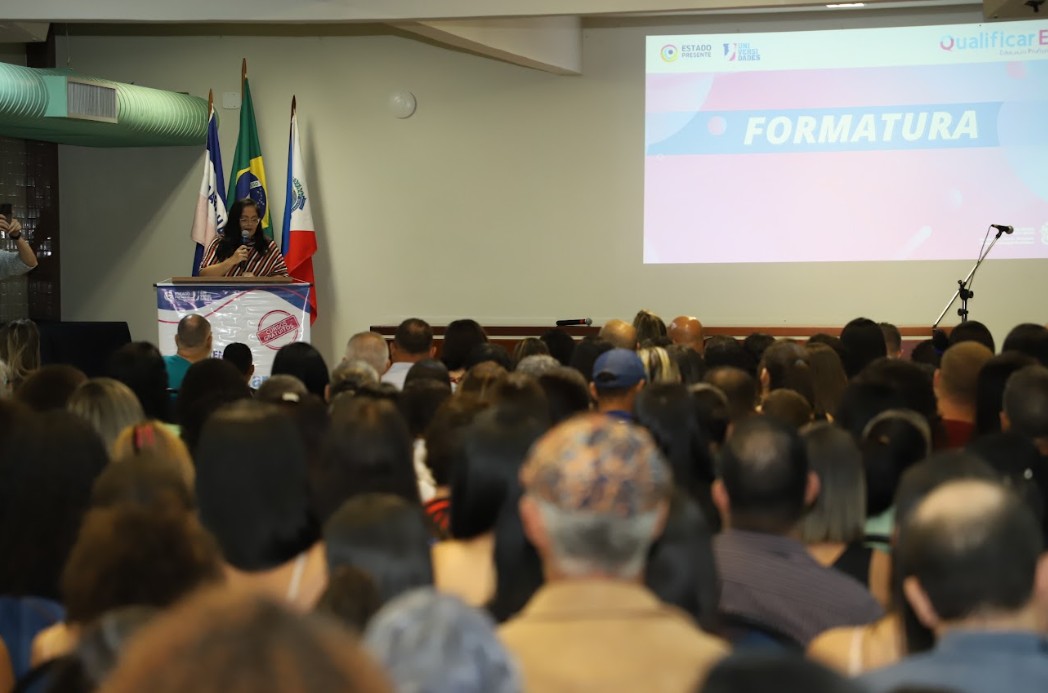 Programa Qualificar ES certifica 240 alunos durante formatura em Guarapari
