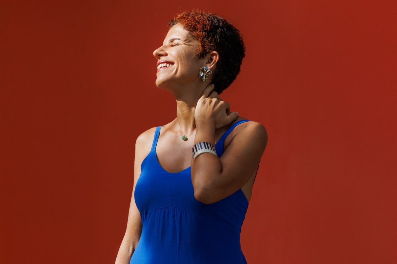 Moradora de Guarapari, cantora Ananda Torres apresenta show em tributo aos 80 anos de Ivan Lins, em Vitória