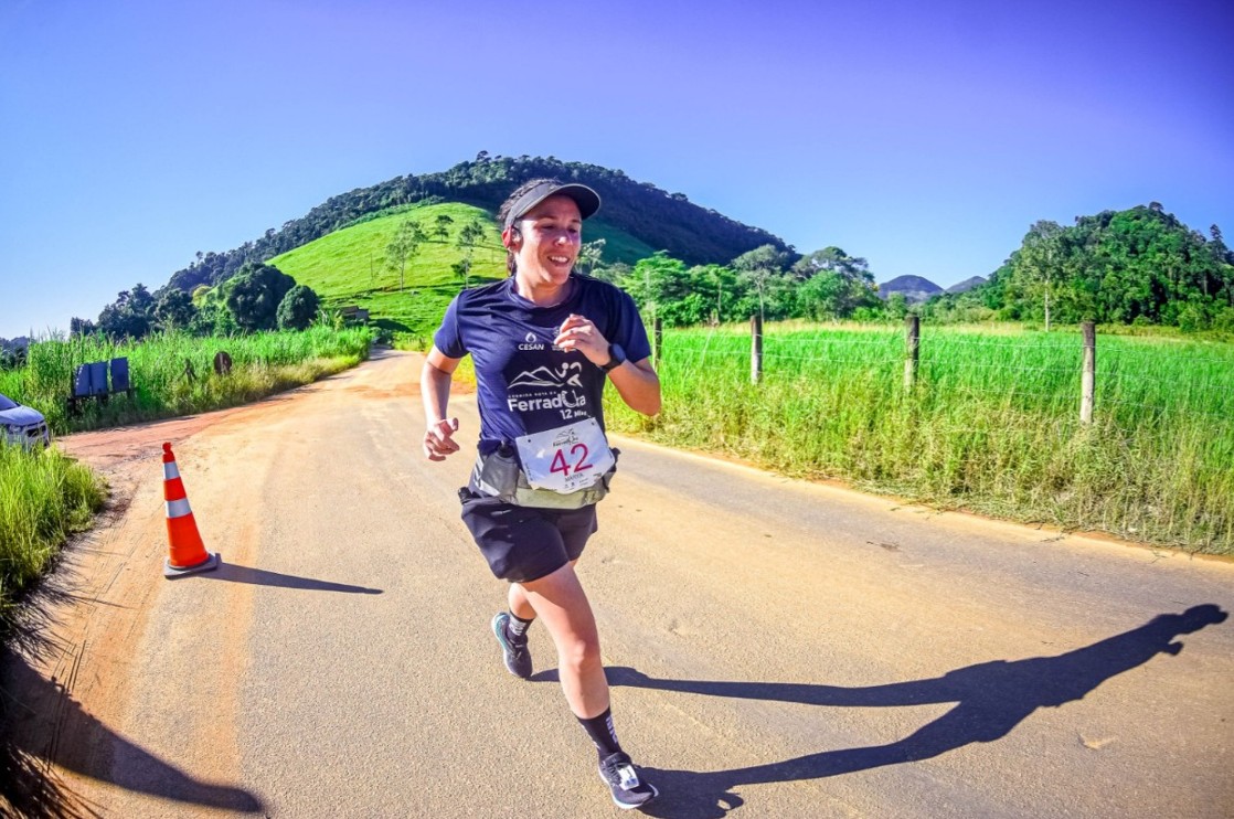 Com inscrições abertas, 2ª Corrida Rota da Ferradura tem percursos para todas as idades nas montanhas de Guarapari