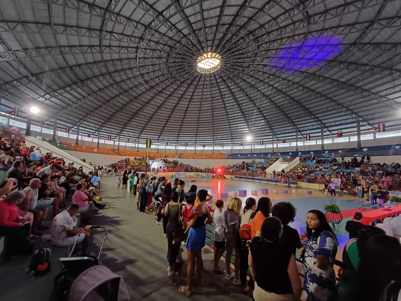 Abertura dos Jogos Escolares reúne mais de 500 atletas e tem recorde de público em Guarapari