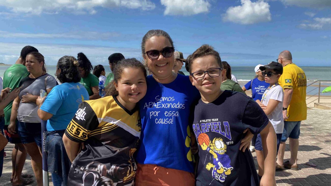 Aline Quirino e filhos Ayla e A