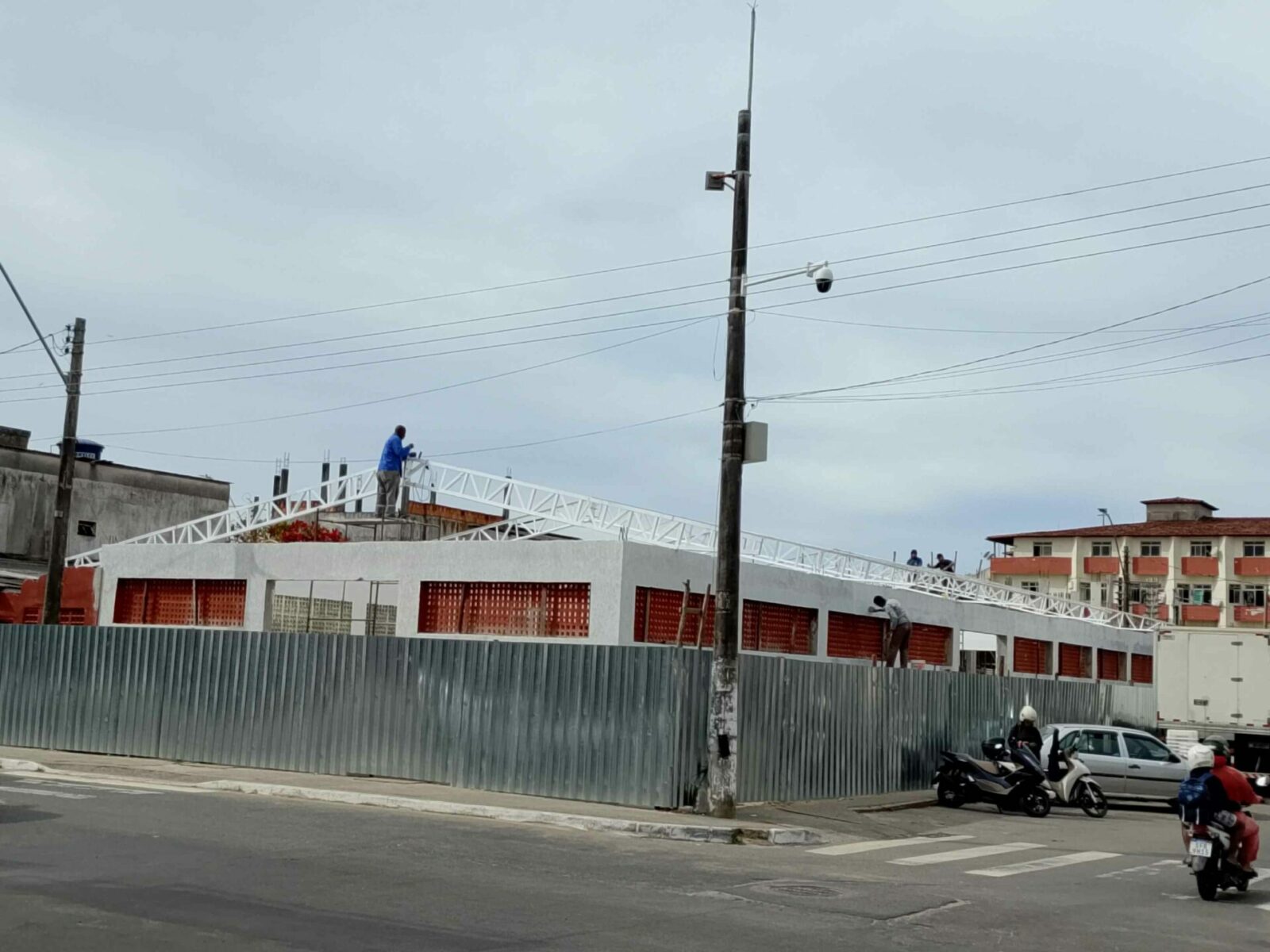 Mercado de Peixe de Guarapari passa por reformas; obras do novo local seguem paralisadas 1 Reforma do mercado antigo 2 1