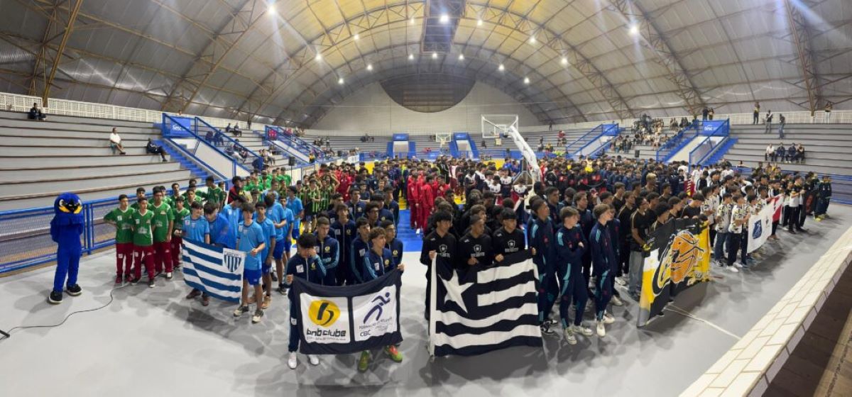 Basquete segue em Guarapari: Super 15 movimenta cidade com mais de 600 atletas no Sesc