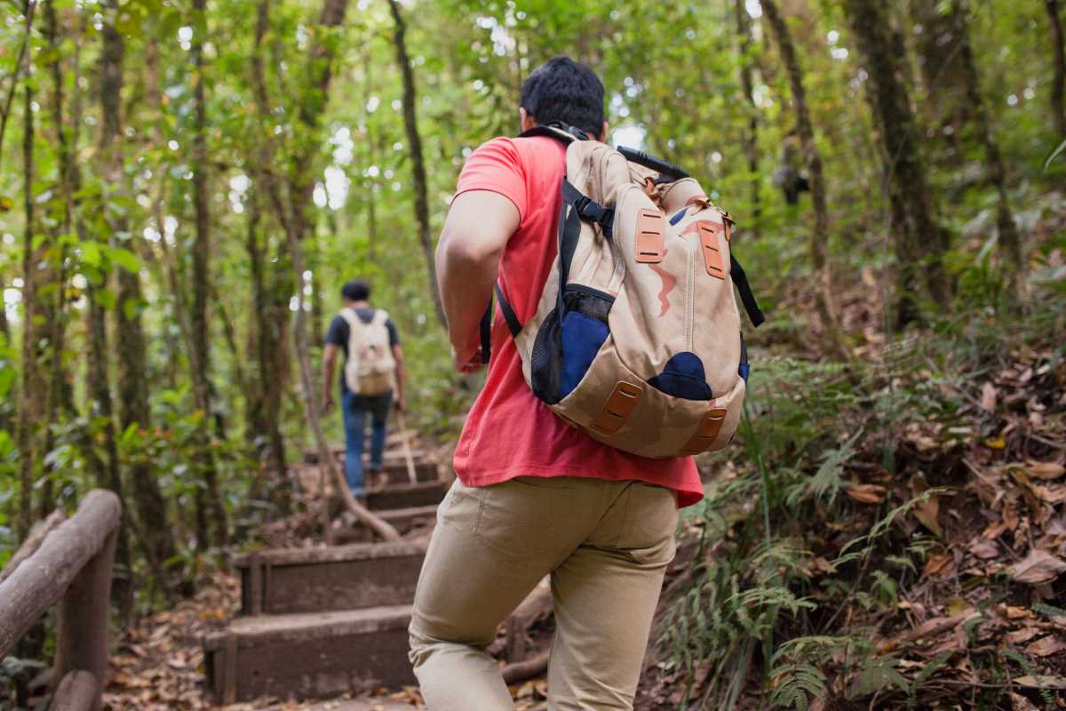 “Caminhadas na Natureza” une saúde, turismo e solidariedade em Guarapari