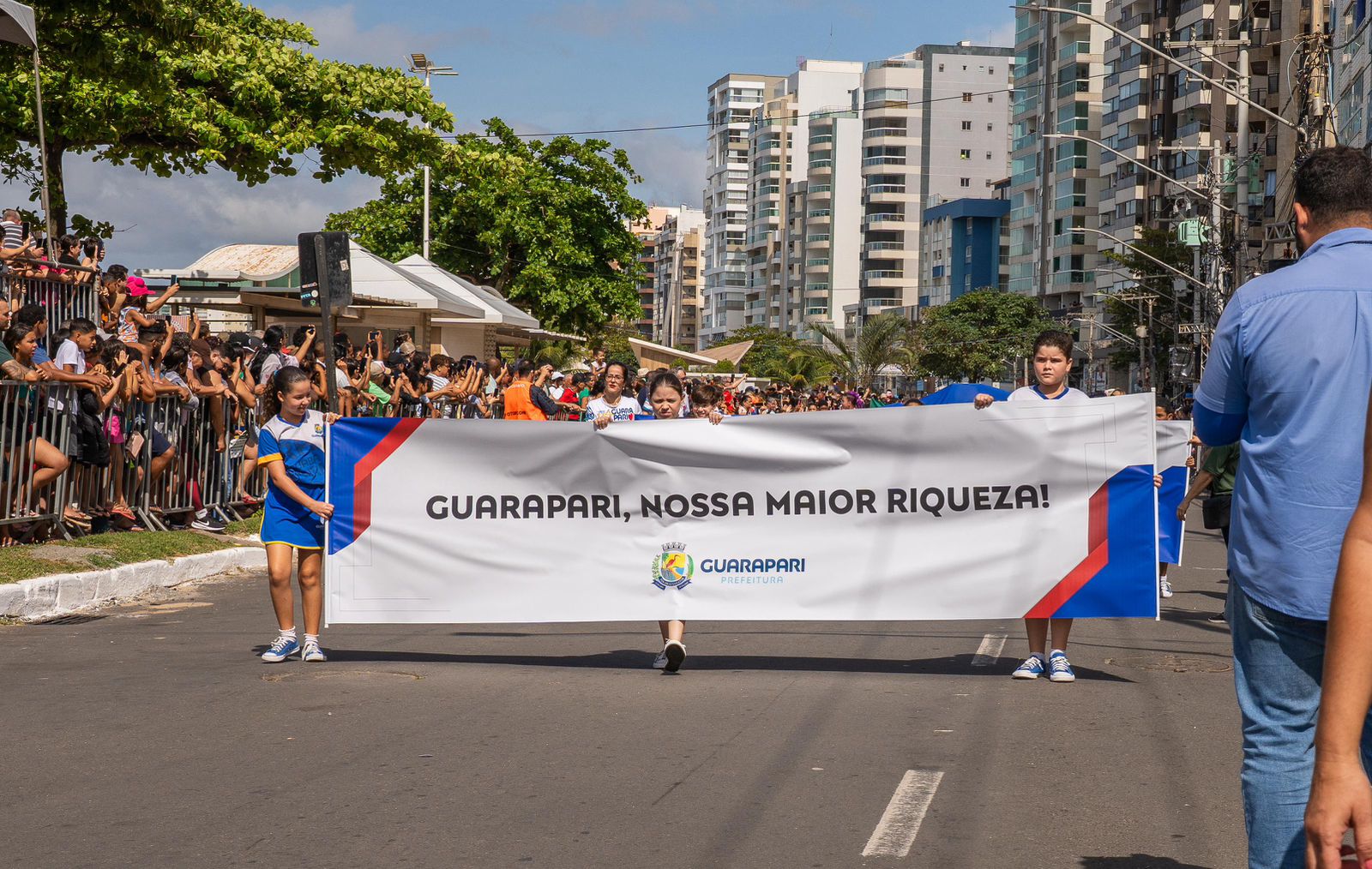 desfile civico militar guarapari 2025 134 anos 2