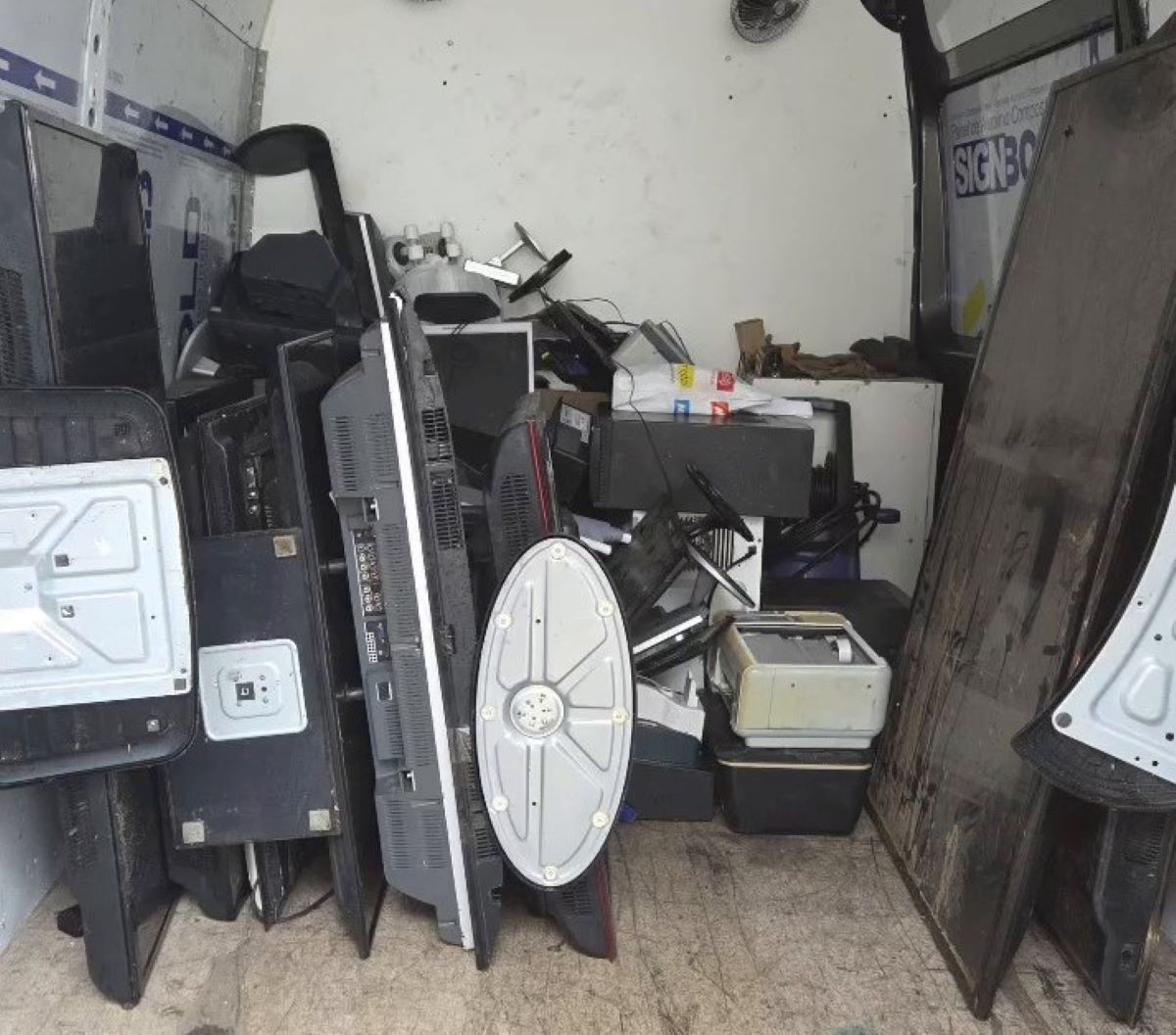 Guarapari recolhe mais de 300 kg de lixo eletrônico em ação sustentável