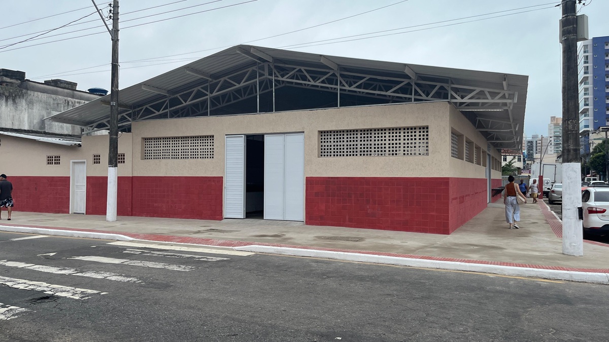 Comerciantes de Guarapari retornam para o Mercado de Peixe após reforma 3 mercado de peixe revitalizado telhado novo 1