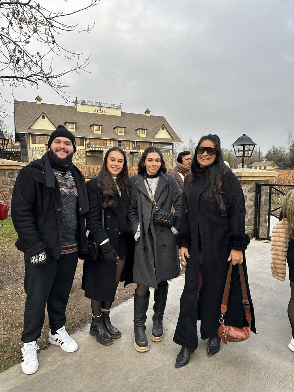 2 Viagem Joao Dutra Julia Cortes Mariana Dutra e Neiva Costa