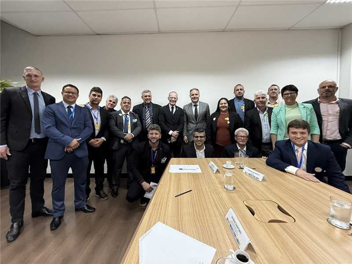 Alfredo Chaves reuniao ferrovia