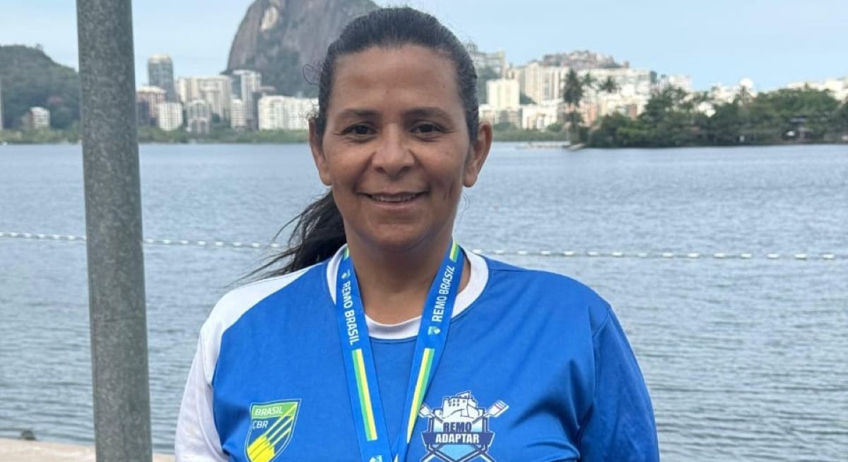 Servidora de Guarapari transforma desafio em inspiração através do remo paralímpico