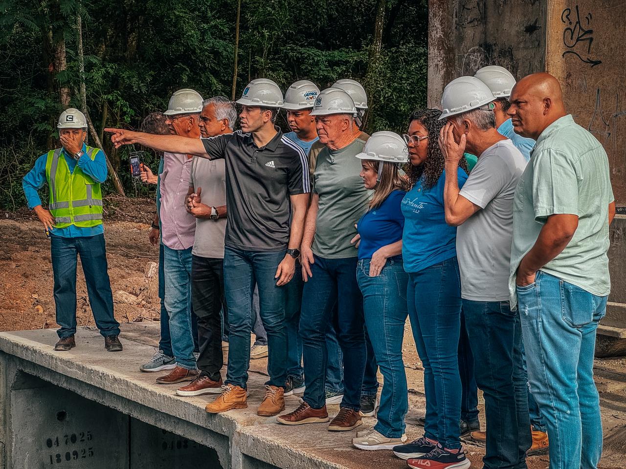 Vila Velha: Casagrande assina ordem de serviço para início das obras no Morro do Moreno 3 Morro do Moreno3