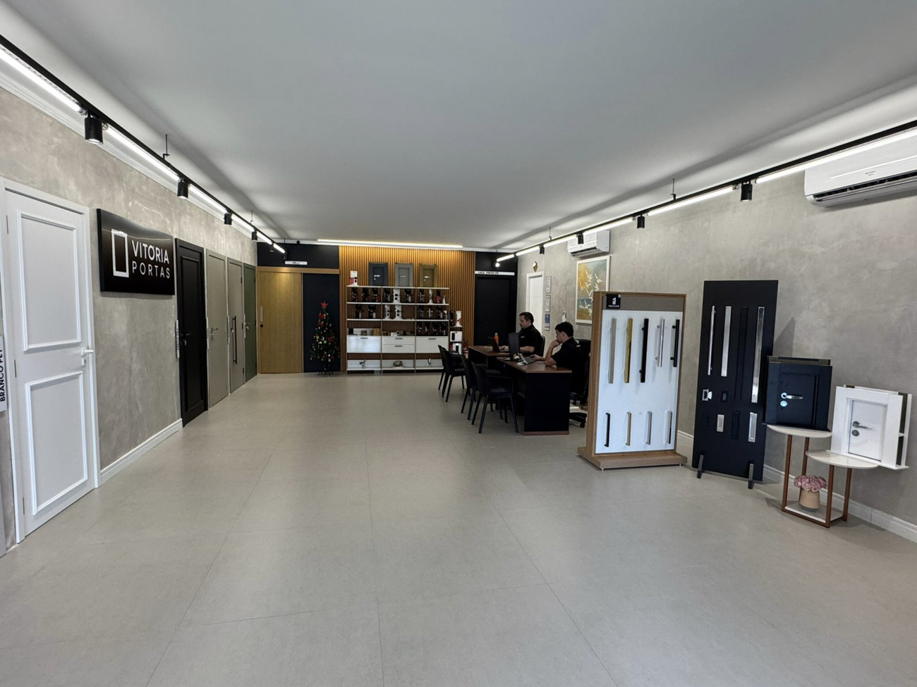 Vitória Portas: referência em Kit Porta Pronta no Espírito Santo 2 3 Show room