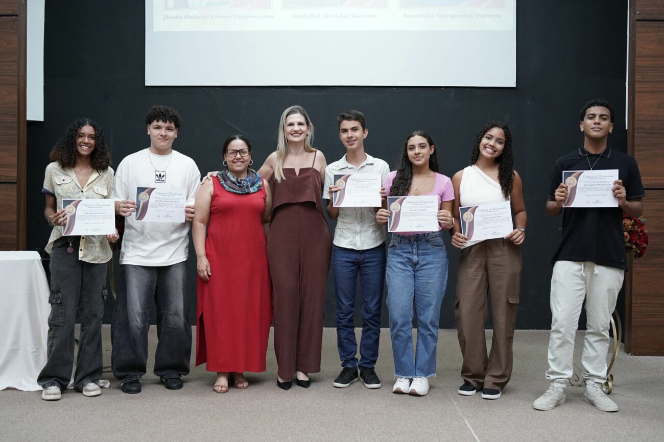 Prêmio "Destaque Semed" reconhece boas práticas na educação municipal de Guarapari 3 WhatsApp Image 2025 12 15 at 09.18.15 2