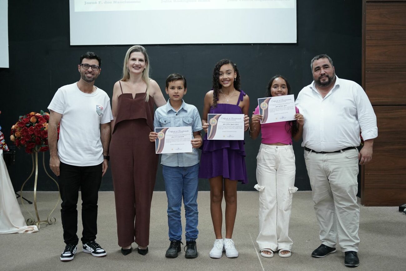 Prêmio "Destaque Semed" reconhece boas práticas na educação municipal de Guarapari 4 WhatsApp Image 2025 12 15 at 09.18.15