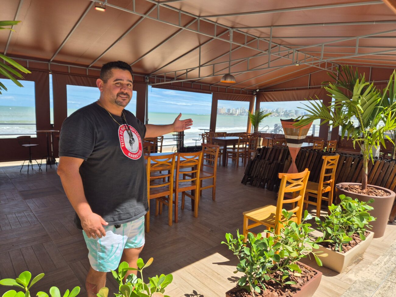 Quiosques da Praia do Morro são revitalizados para o verão em Guarapari 2 novos quiosques 3