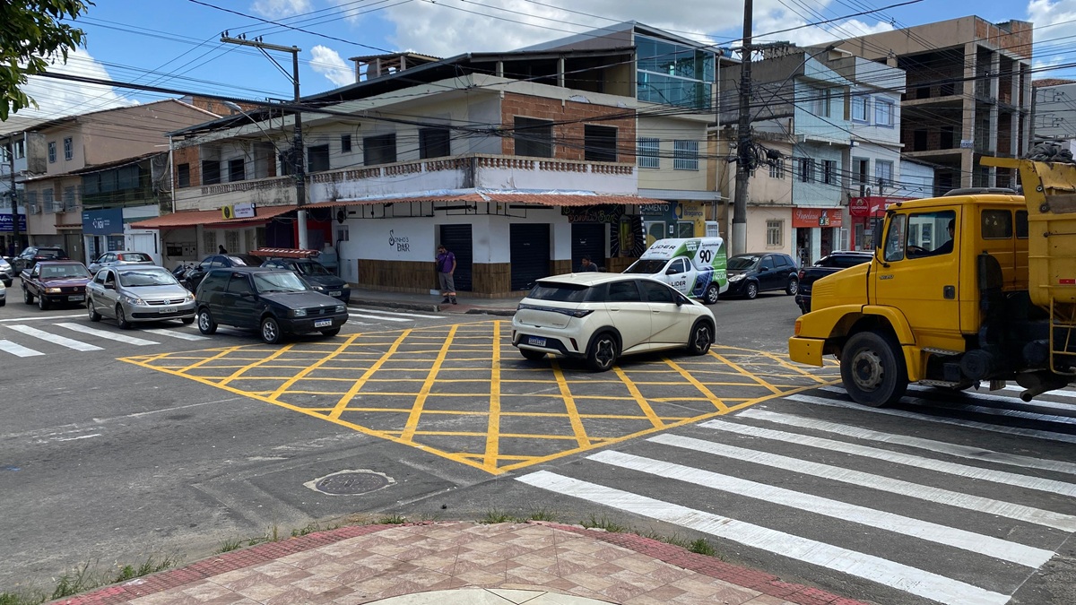 Avenida F terá mudança de sentido no encontro com a Jones dos Santos Neves em Guarapari 4 Av F c Rua Linhares