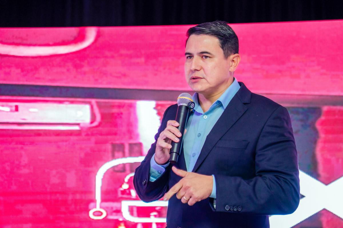 Exata Contabilidade: da obrigação à estratégia 4 Denis Nicomedes