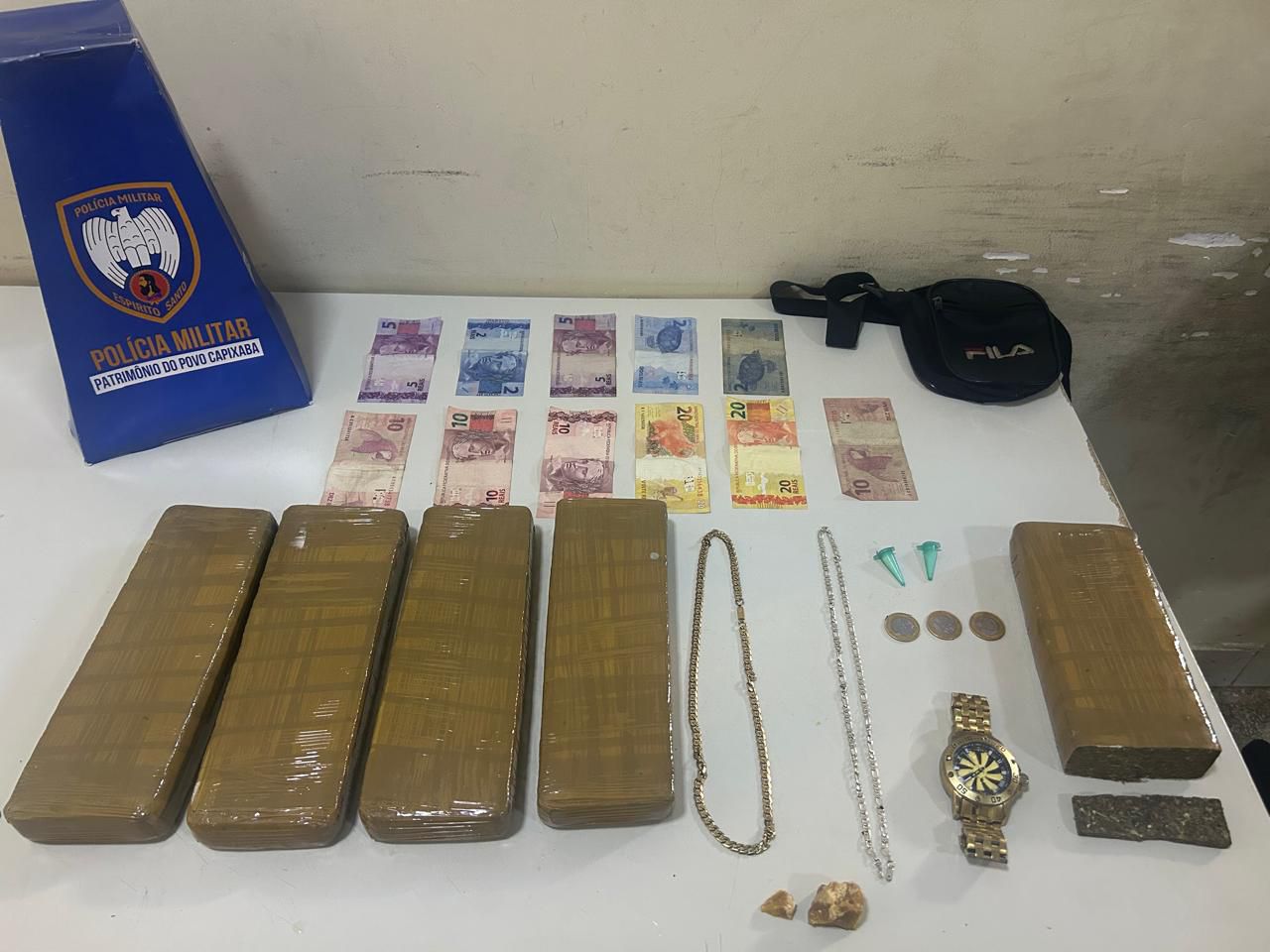 PM realiza prisões, apreensões de drogas, armas e veículos em Guarapari 1 WhatsApp Image 2026 01 19 at 10.09.50