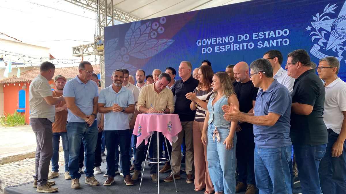 Casagrande visita Iconha, entrega obras e anuncia novos investimentos 4 IMG 5237
