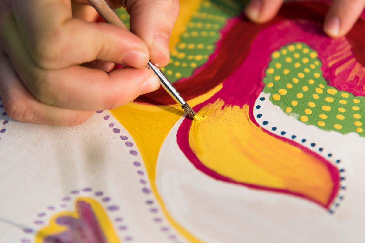 hand painting canvas